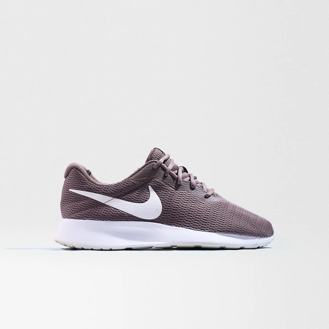 Nike TanjunPrice- 3500rsSize- 40 EU, 6 UK, 7 US, 25.5 CMCondition- 10-10Dm to order now Nike Tanjun