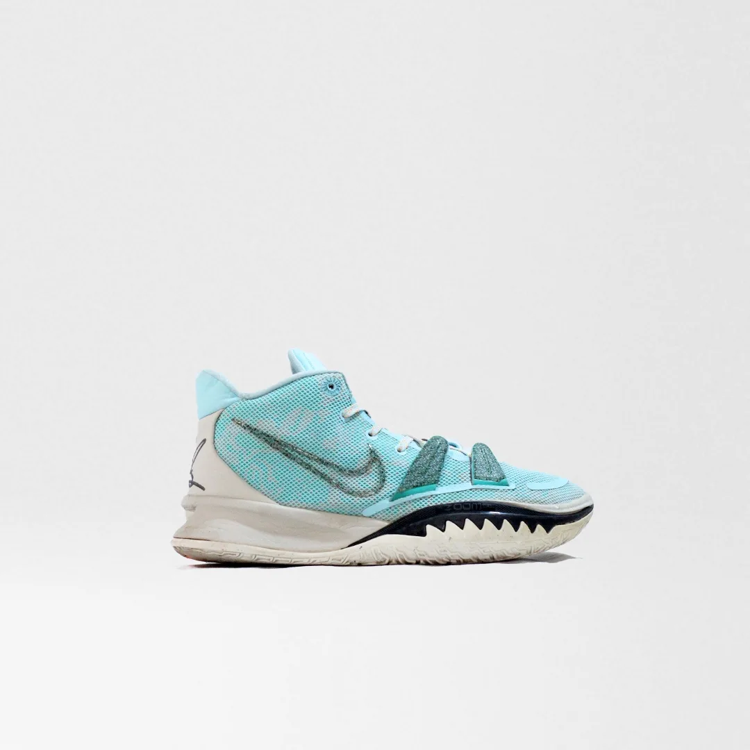Nike _Kyrie 7 CopaCondition- 9-10Price- 4000rs onlySize- US 7, UK 6, EU 40, CM 25.....#feed#ree Nike Kyrie 7 Copa